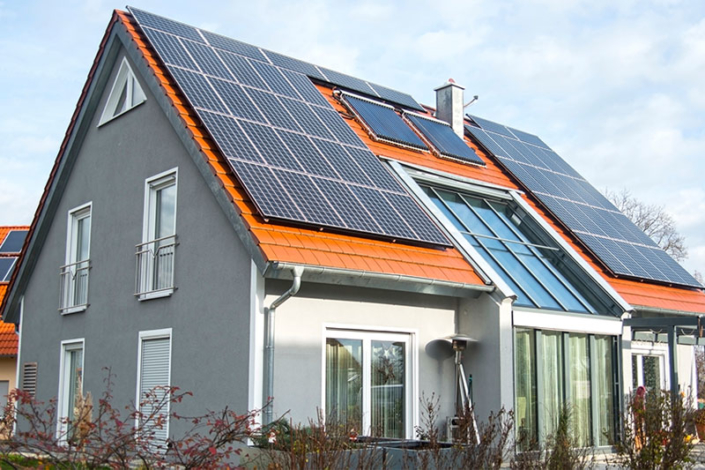 Photovoltaik Anlage auf Hausdach